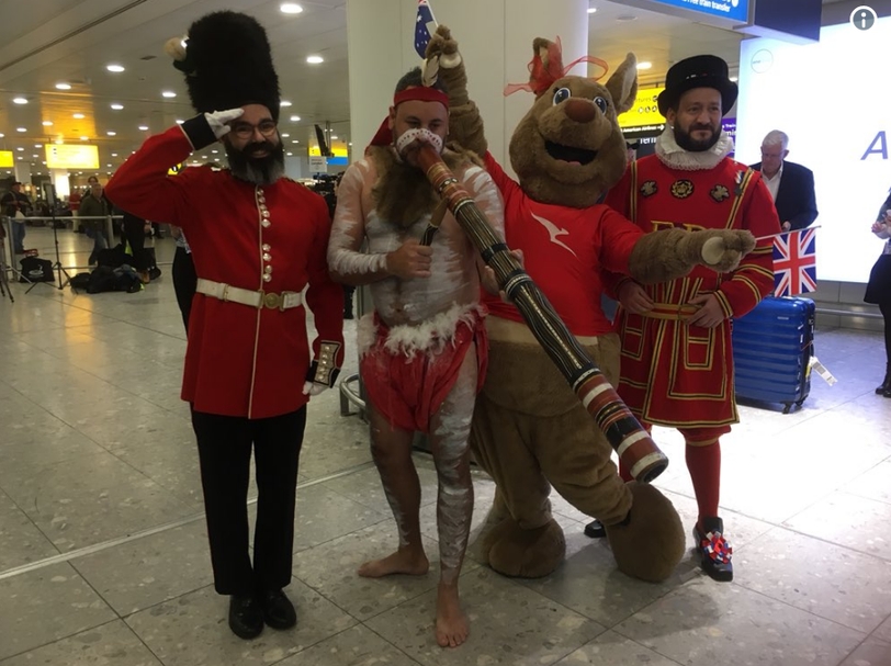 Pierwszy non-stop lot Qantas, przyleciał z Perth do Londynu.