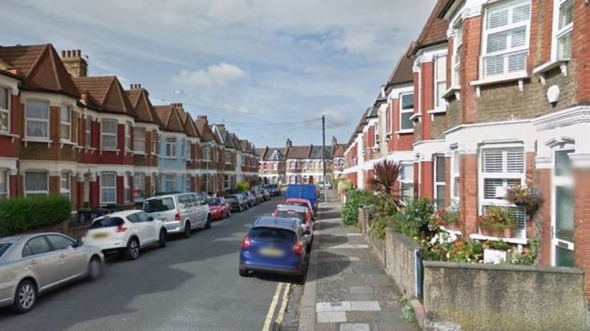 36 letnia kobieta zabita nożem w swoim domu w Londynie (Haringey)