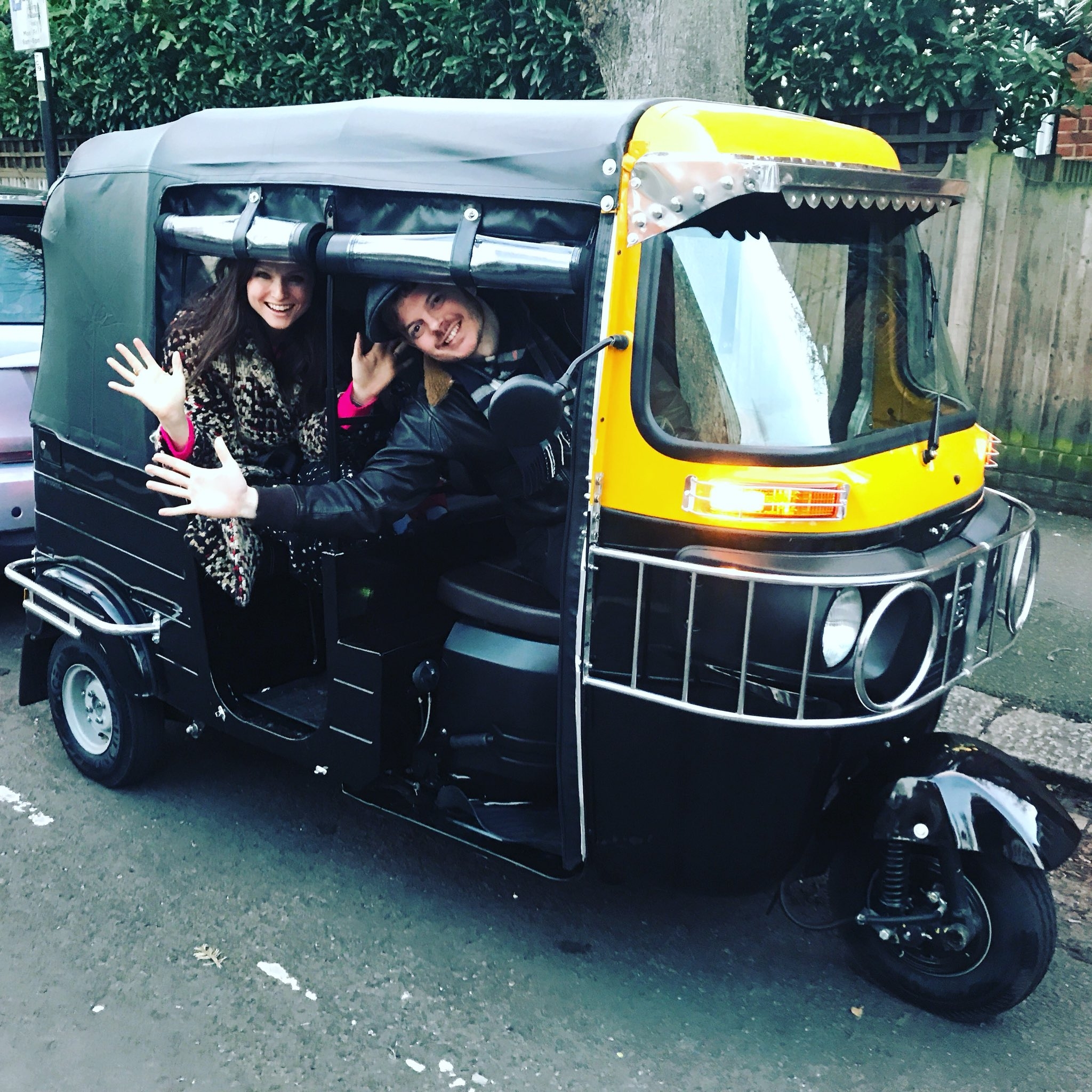 Charakterystyczny Tuk Tuk Sophie Ellis-Bextor skradziony sprzed jej domu w zachodnim Londynie