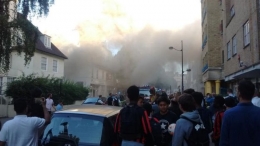 Pożar w Pubie Euston w Londynie : Płomienie atakowały w pobliżu stacji