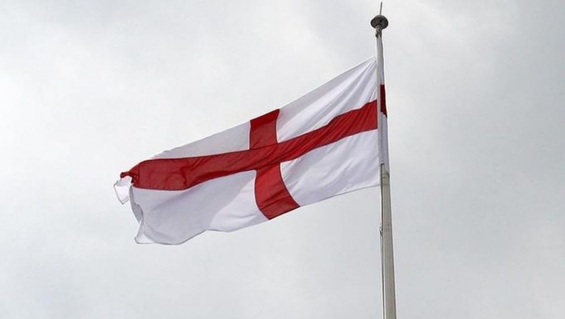 Flaga z krzyżem św. Jerzego, będzie powiewać nad nr 10 przy Downing Street podczas dalszych rozgrywek w Rosji