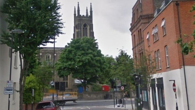 Atak w Archway: 14 letni chłopiec, wielokrotnie dźgnięty nożem