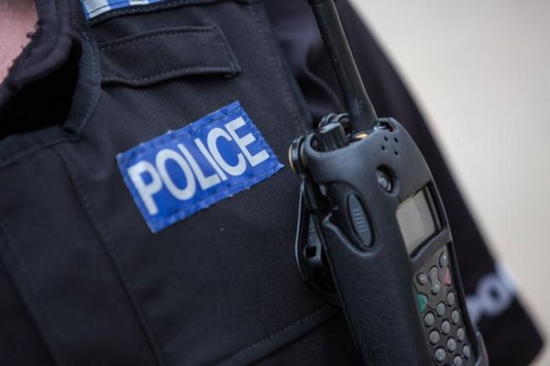 Ciężko ranny 28 letni mężczyzna, przebywa w szpitalu po potrąceniu przez samochód w Enfield