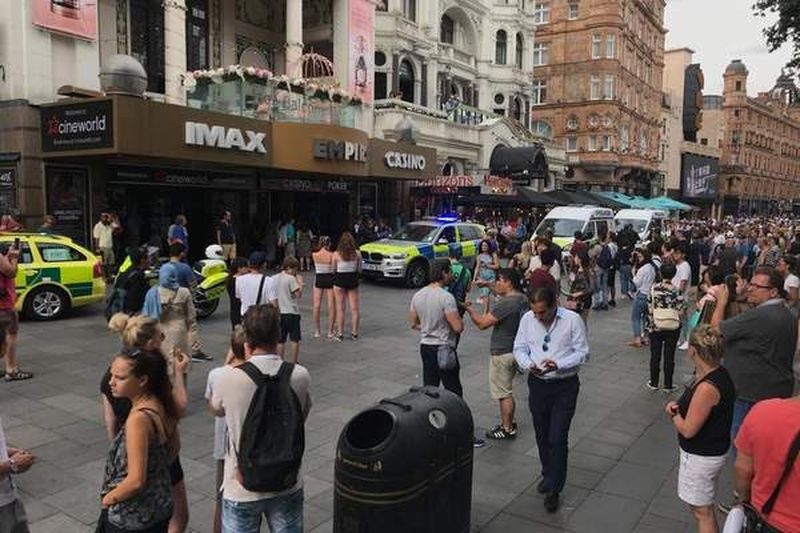 Atak nożownika na Leicester Square: Mężczyzna walczy o życie po tym, jak został pchnięty nożem w Empire Casino na West Endzie