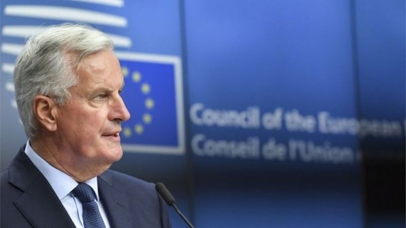 "Biała Księga" Wielkiej Brytanii pozostawia poważne pytania powiedział Michel Barnier