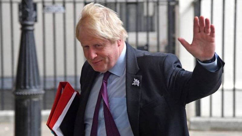 Boris Johnson obwinia Burmistrza Londynu Sadiqa Khana za "skandal" związany z przestępczością z użyciem w Londynie