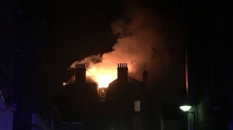 Pożar w West Hampstead: 100 strażaków walczy z ogniem w mieszkaniach