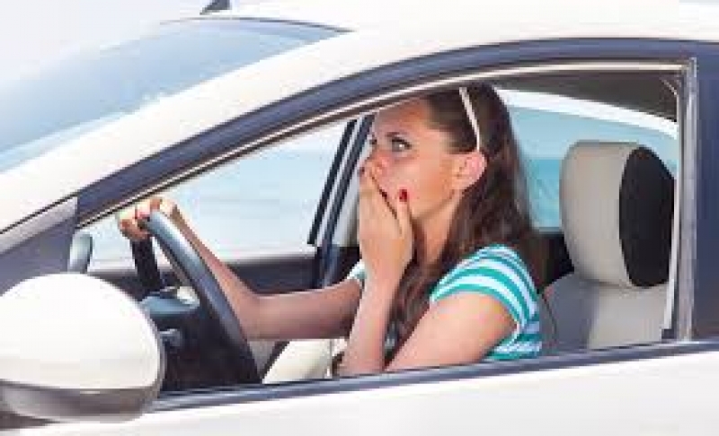 Brytyjczycy boją się jeździć autem poza UK.