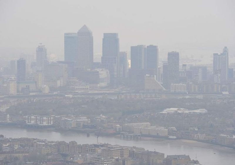 W celu walki z toksycznym powietrzem w Londynie, opłaty parkingowe mogą wzrosnąć nawet do £7,34 za godzinę