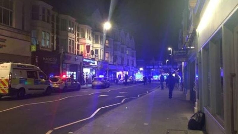 "Nastolatka" postrzelona przed dworcem kolejowym St James Street