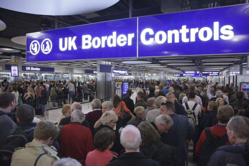 Virgin Atlantic i BA krytykują lotnisko Heathrow za kolejki „paszportowe”.