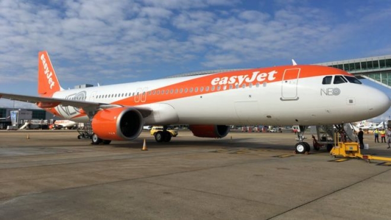 EasyJet poleci z Londynu Gatwick do Warszawy.