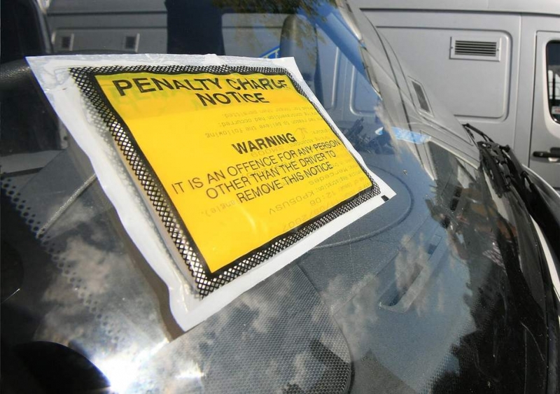 Londyńskie counsile, zarabiają 1 milion funtów dziennie na "zyskach" z parkowania.