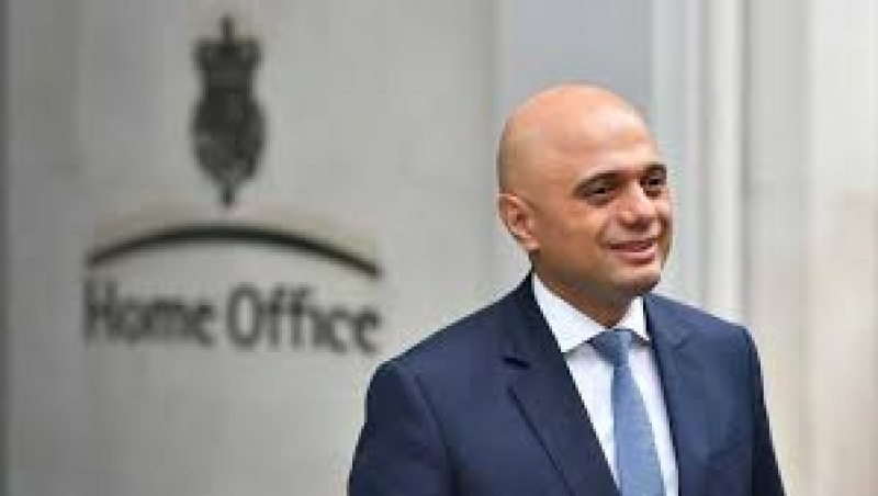Minister spraw wewnętrznych, Sajid Javid,  chce trudniejszego testu na obywatelstwo.