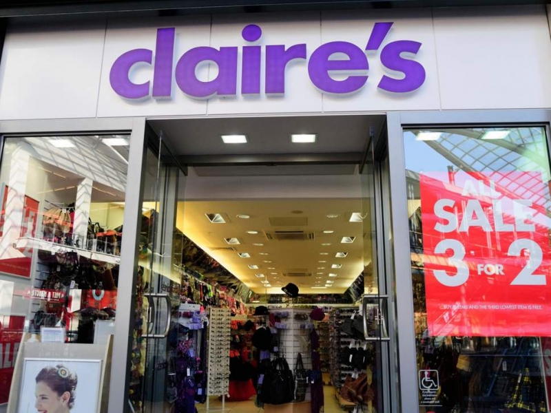 Claire's może być kolejnym sprzedawcą detalicznym, który zacznie zamykać sklepy.