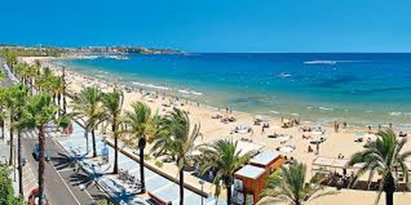 Loty do Hiszpanii moga być bardzo drogie.