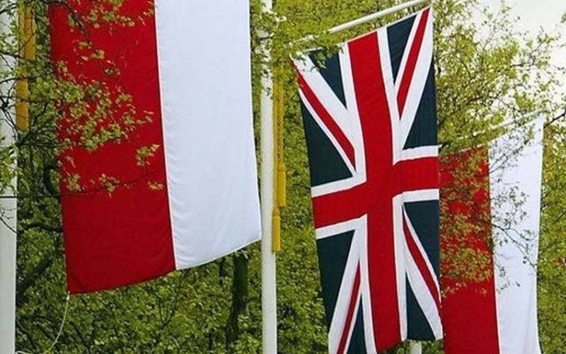 Niewielki spadek populacji Polaków w UK.