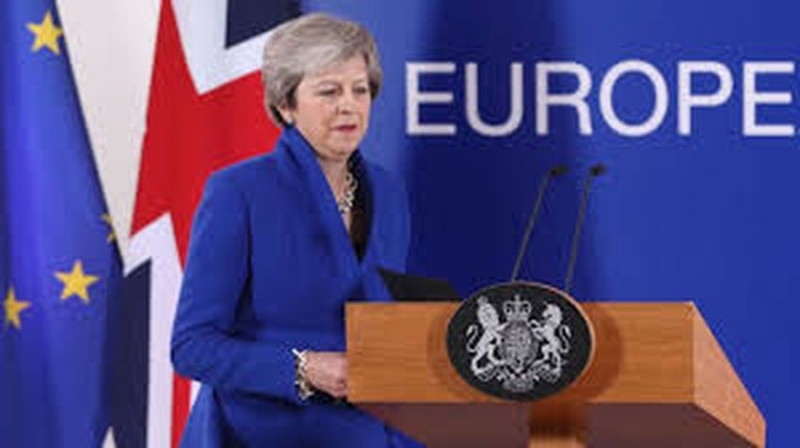 Theresa May ma problemy z umową a to wróży kolejny spadek funta.