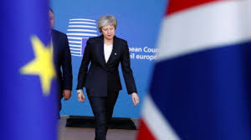 Theresa May odprawiona z kwitkiem, z Brukseli wyjeżdża na tarczy.