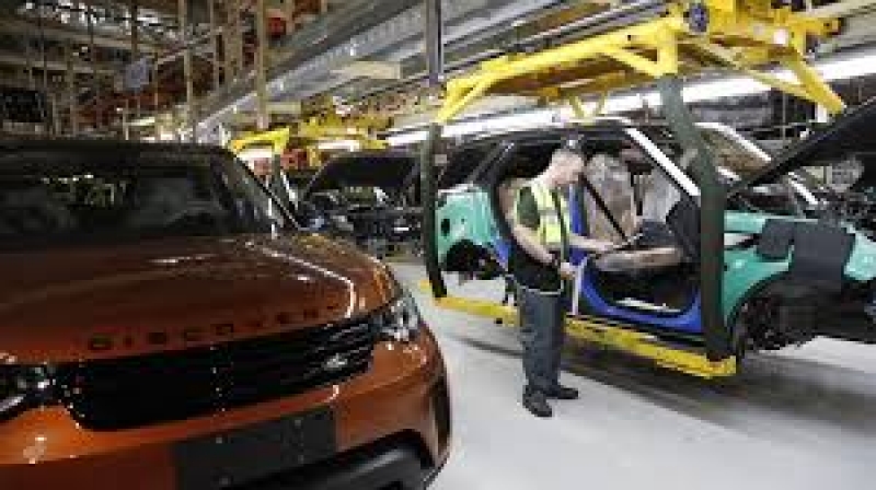 Jaguar Land Rover likwiduje 4,5 tys. miejsc pracy w Wielkiej Brytanii.