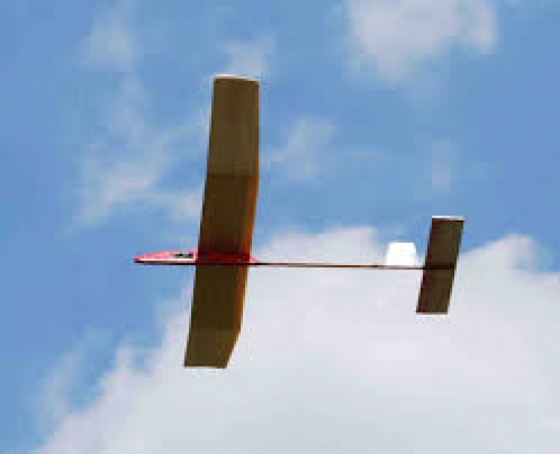 Mężczyzna oskarżony o latanie bezzałogowym statkiem powietrznym bez zgody kontroli ruchu lotniczego.