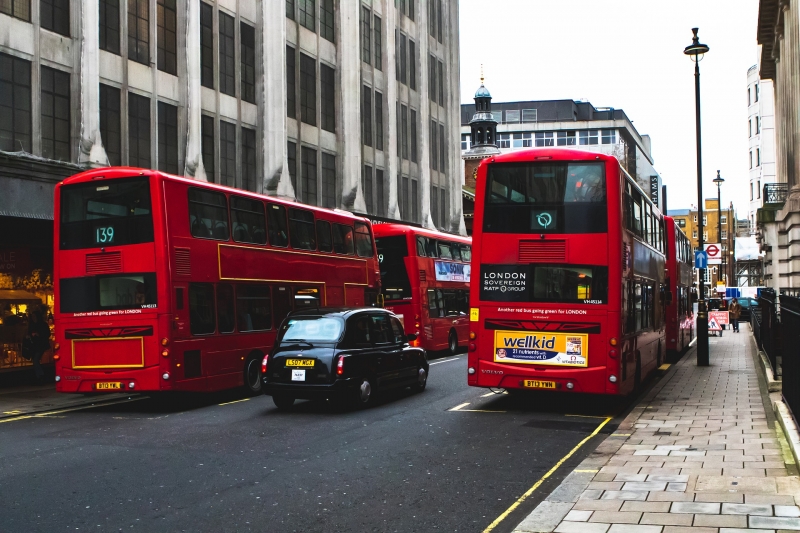 Strajkują kierowcy londyńskich autobusów.