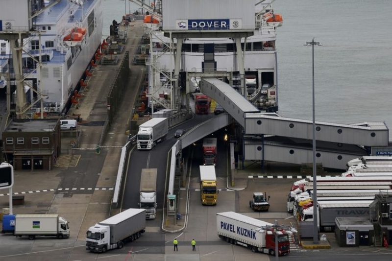Francja luzuje zasady testowania w Dover.