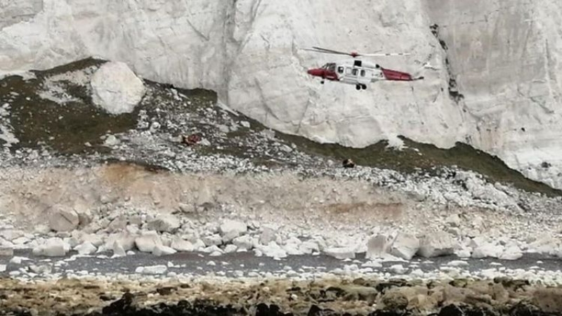 Skoczek runął z klifu.