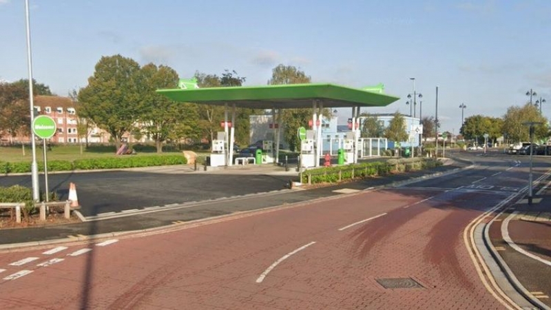 Próbowali podpalić stację paliw.