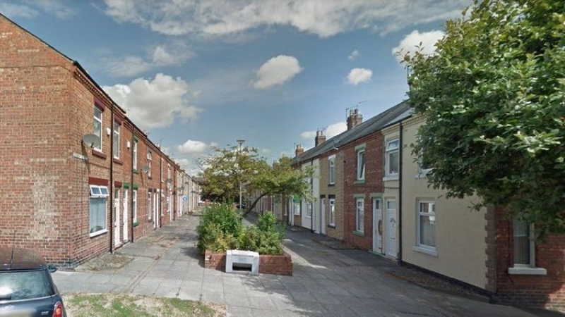 W Darlington ktoś strzela do młodych ludzi z wiatrówki.