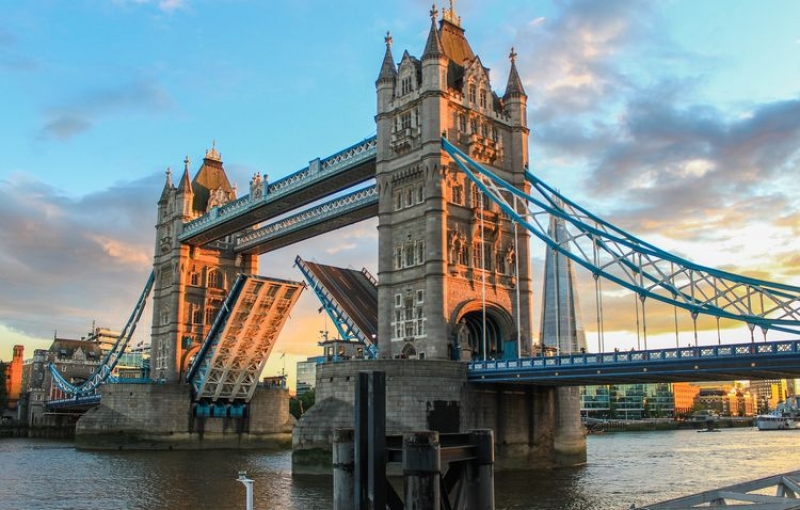 Kolejna usterka Tower Bridge.