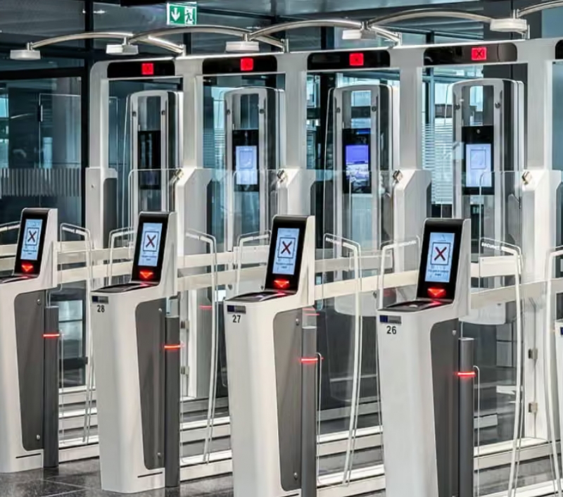 Nowe zasady podróżowania od 12 października 2025 — system EES i jego działanie