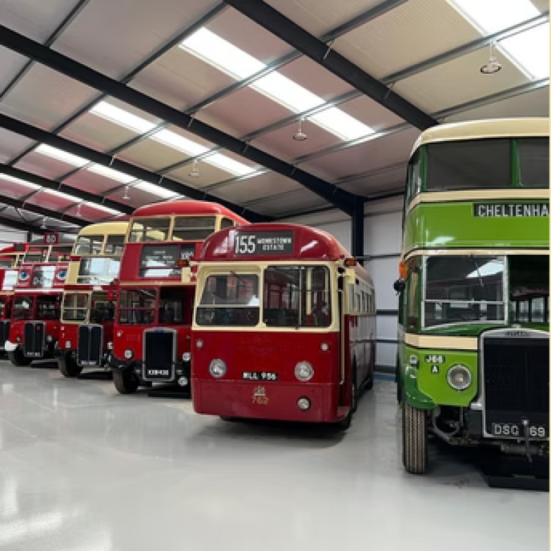 Były szef firmy autobusowej otwiera muzeum z 60 zabytkowymi pojazdami w Essex.