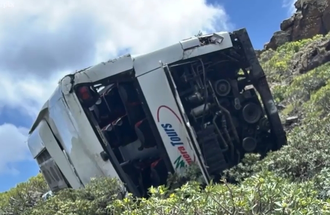 Autobus z Brytyjczykami spadł do wąwozu na Wyspach Kanaryjskich – jedna osoba nie żyje
